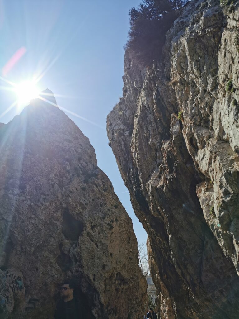 The split rock at small Lykabettos