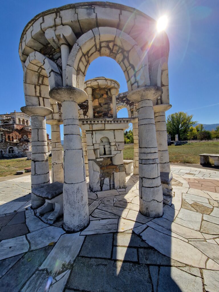 Brunnen, ännu en helgedom utanför kyrkan