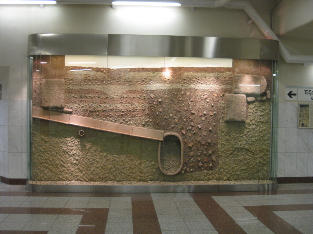 Atens metro, genomskärning av marken